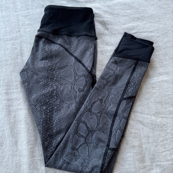 Vimmia Reversible Python Leggings – Grey/Black (Size XS) - Picture 2 of 7